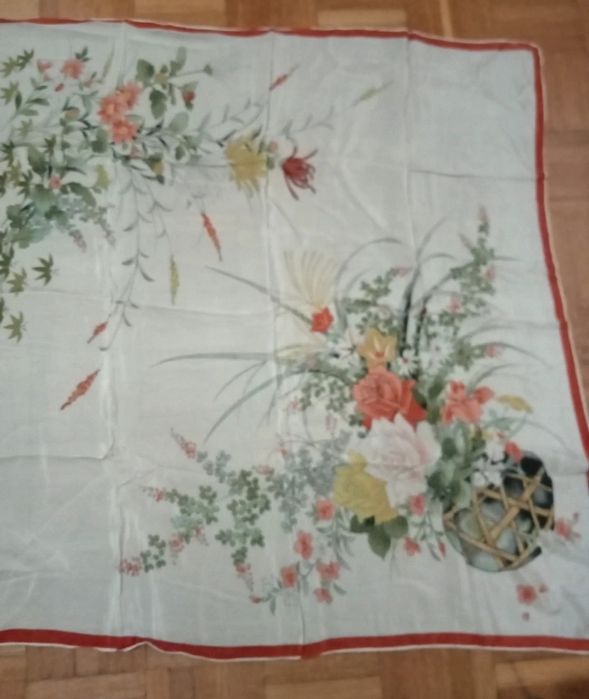 Lenços quadrados decorativos