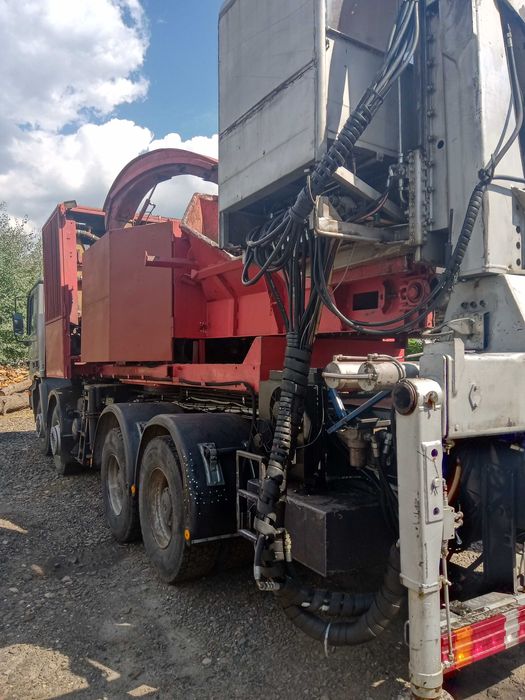 Rębak Biber na podwoziu Mercedes Actros 4143