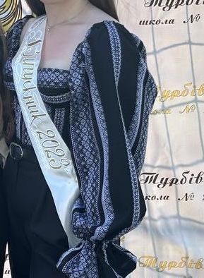 Неймовірний корсет з рукавами ручної вишивки