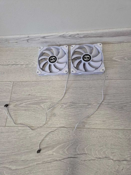 якісні вентилятори 140мм Lian Li 4pin PWM (600-1200 RPM) White