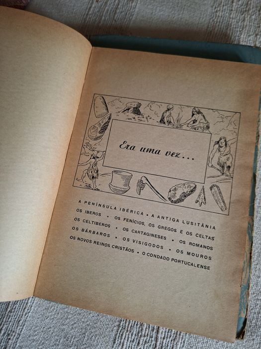 Livro antigo de Leituras ensino primário IV Classe