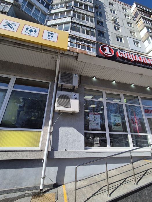 Повний спектр послуг для кондиціонерів: продаж, встановлення, чистка та ремонт.