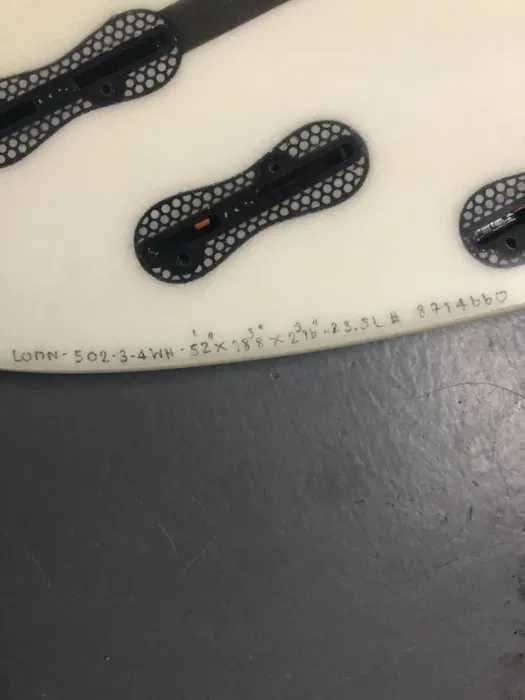 Prancha Firewire Omni 5'2 (24L) + Prancha Flowt Marshmellows 5'6 (31L)