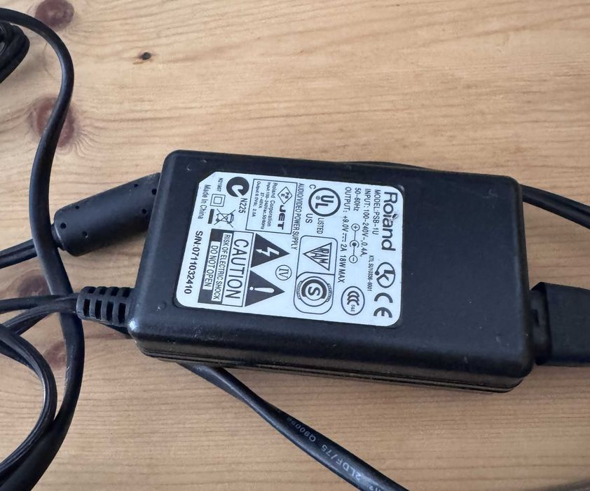 Roland Sonic Cell(250€) + SRX board SRX-96(100€)