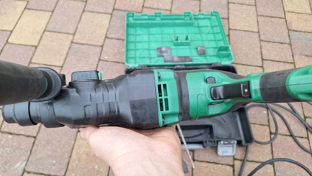 Młotowiertarka Hikoki  DH 26PC 830W 3,2J + dłuto