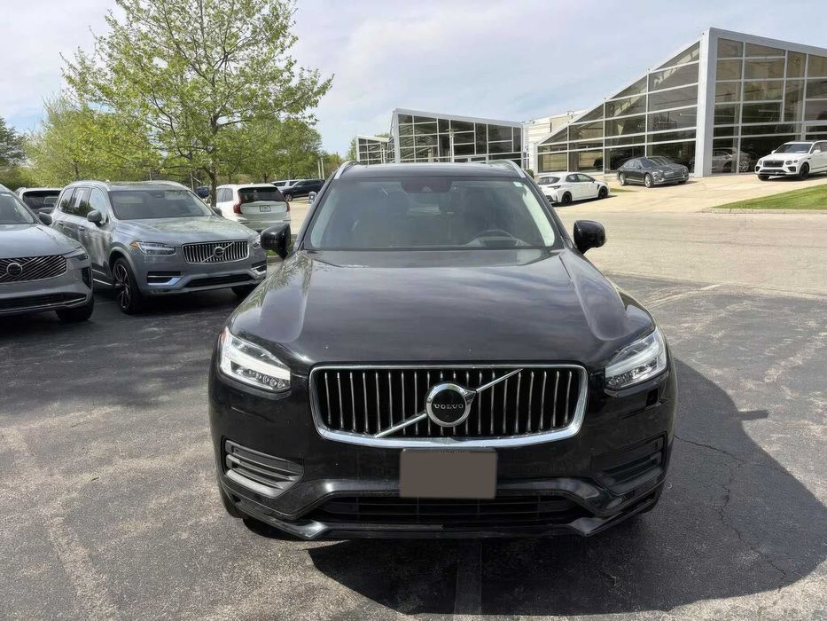 Volvo XC90      2021