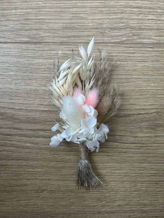 Butonierka z suszków trawy boho