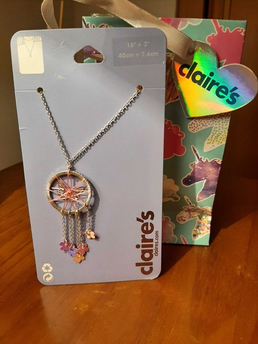 2 Colares "Claire's " + 1 Disney