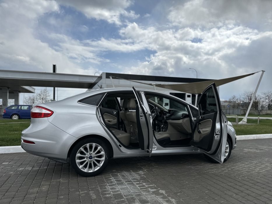 Ford fiesta TITANIUM