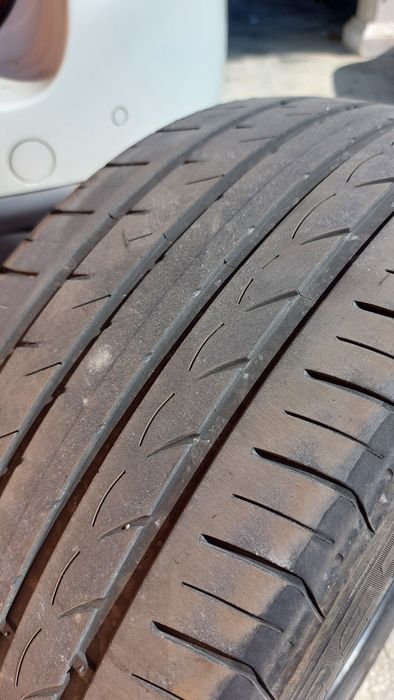 Pneu  245 45ZR18