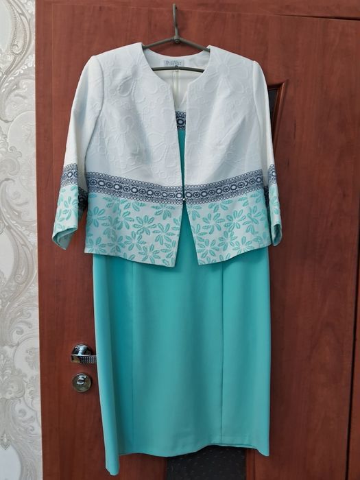 Женское платье с пиджаком