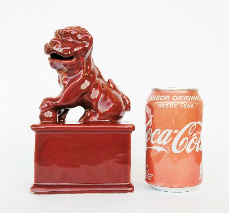 Cão de Foo em cerâmica da Fábrica Viúva Lamego