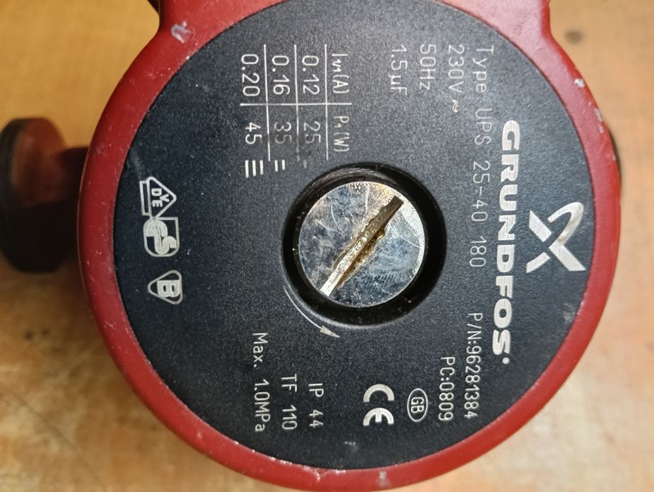 Grundfos UPS 25-40. 180.