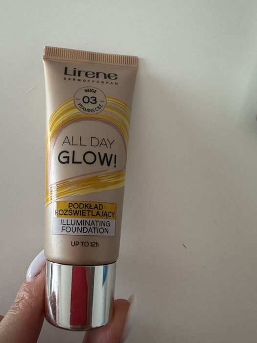 Podkład rozświetlający fluid lirene 03 beige all day glow up to 12h dermoprogram
