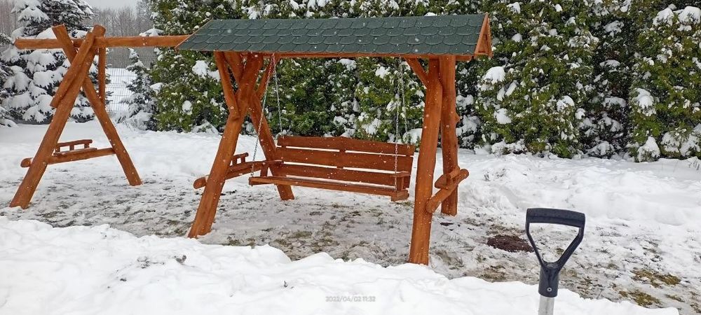 Huśtawka bujaczka ogrodowa