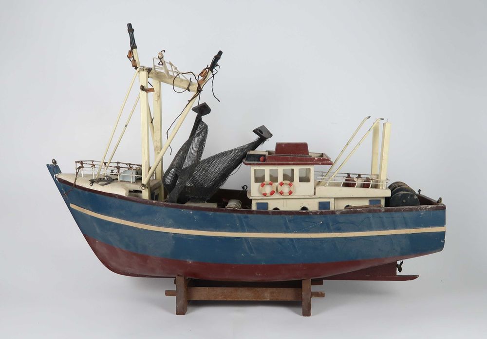 2 Maquetes de embarcações - 43 cm