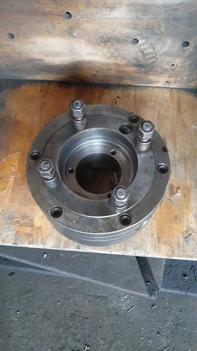 Uchwyt tokarski 250 mm – 3-szczękowy, samocentrujący