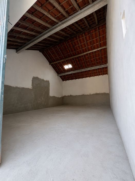 Armazem para arrendar - Santarem