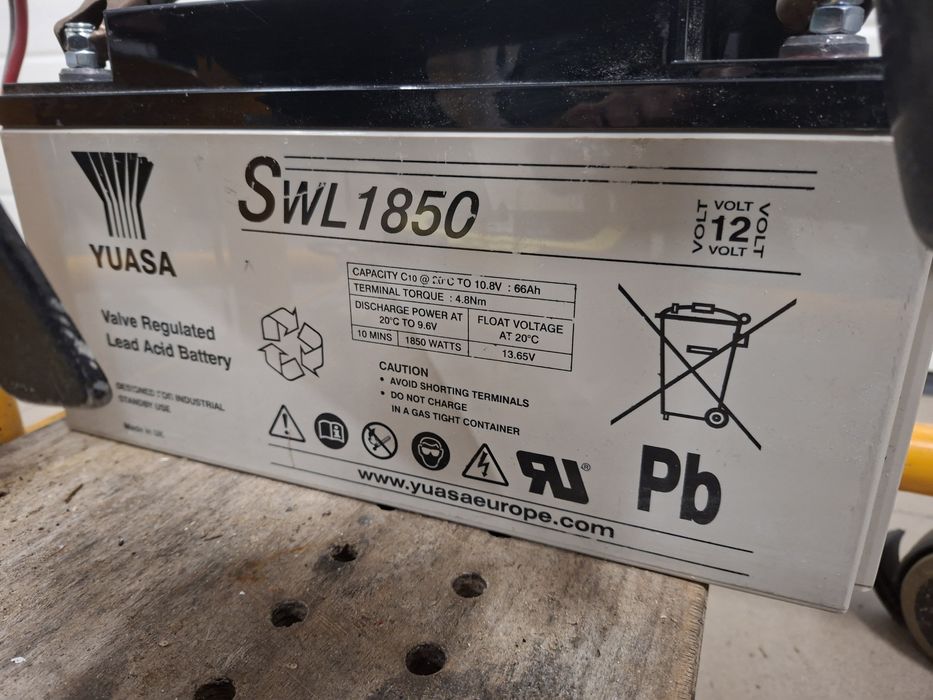 Silnik zaburtowy minn kota akumulator ładowarka