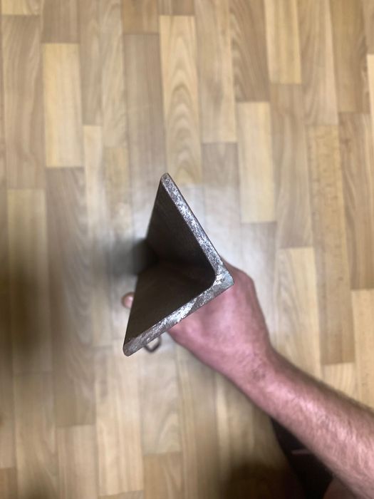 Уголок металлический 50x50mm 5,0mm, длина 55см.