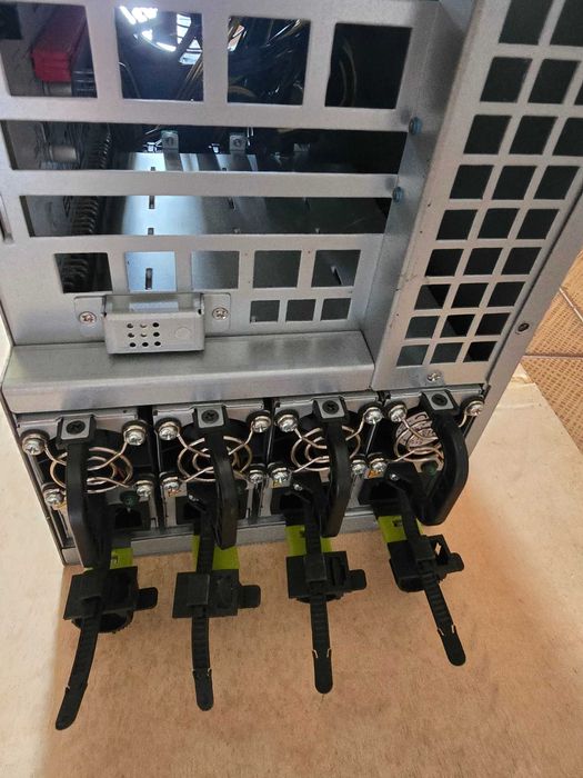 Octominer X8 NOVO – A Melhor Caixa p/ Mining (8 GPUs) + OFERTAS