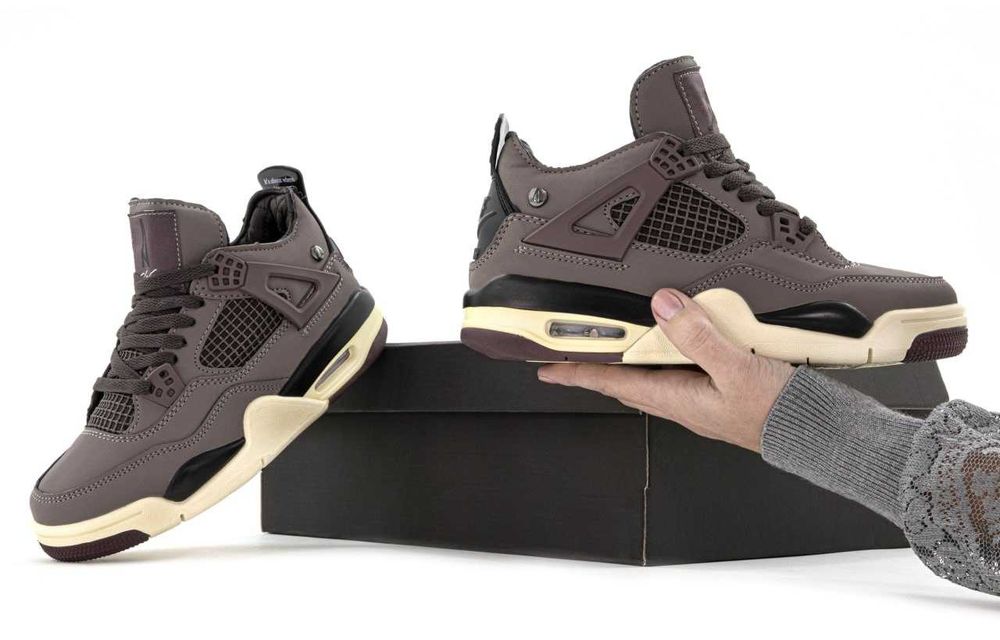 Женские кроссовки Nike Air Jordan 4 Retro "Chocolate" 36-40