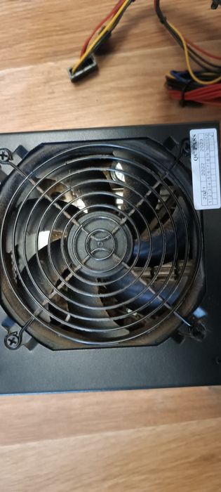 Продам блок живлення  vinga psu-400-12 400 w