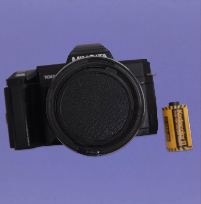 Дзеркальна камера MINOLTA MAXXUM 7000.