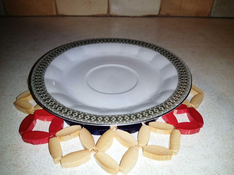 Filiżanka ze spodkiem-porcelana kanelowana wzór-Chodzież-stan ideał.