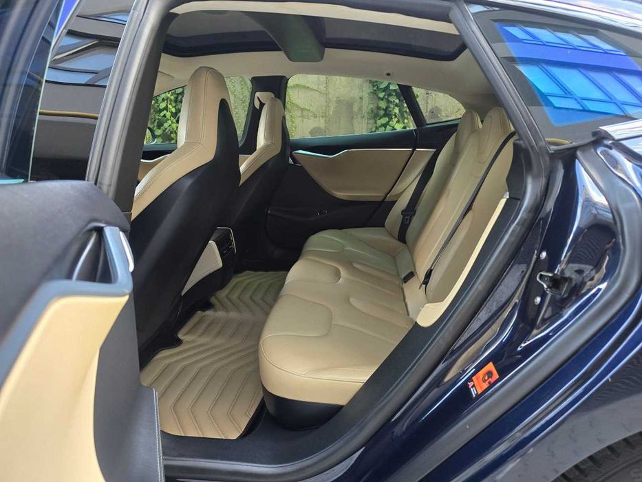 Продам  Tesla Model S 2014. Можна в розстрочку, під викуп.