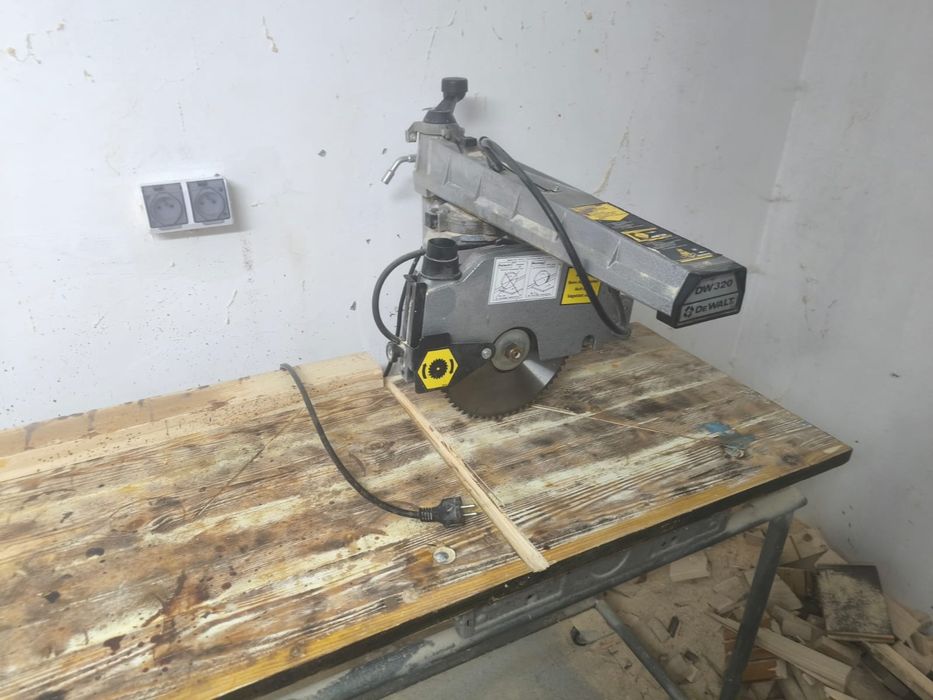 piła radialna DeWalt