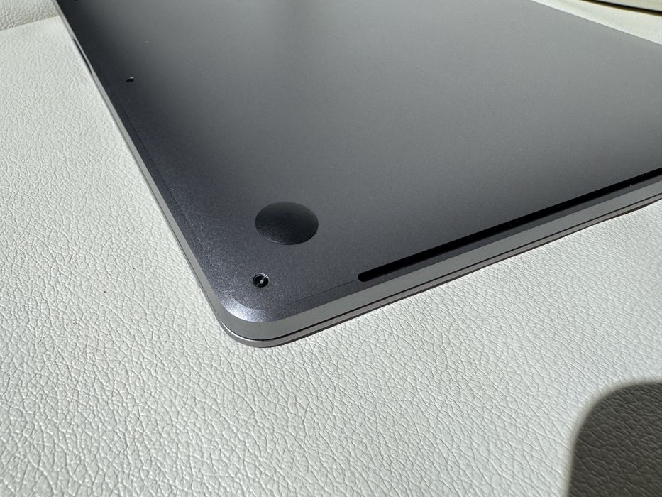 MacBook Pro 16" 2019 Intel i9 16GB 1TB AMD Radeon Pro Space Gray