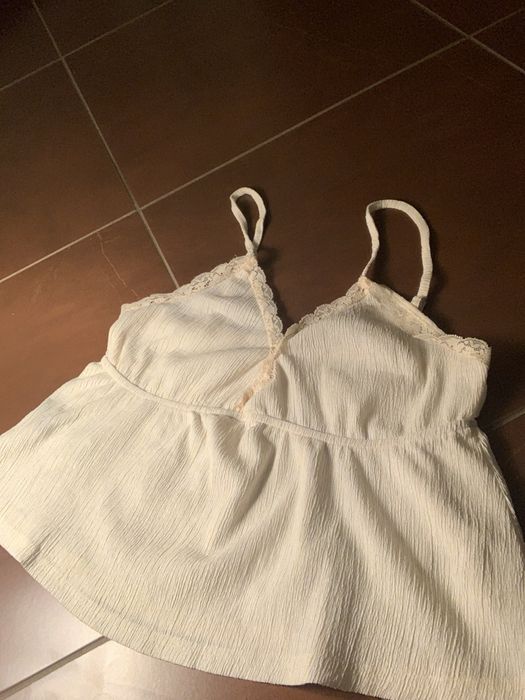 Top de renda com alças