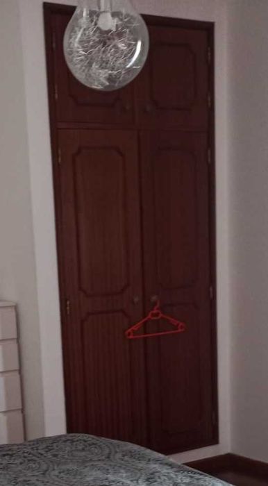 Portas de roupeiros em bom estado