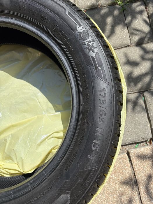 Komplet opon całorocznych Barum Debica 175/65 R15