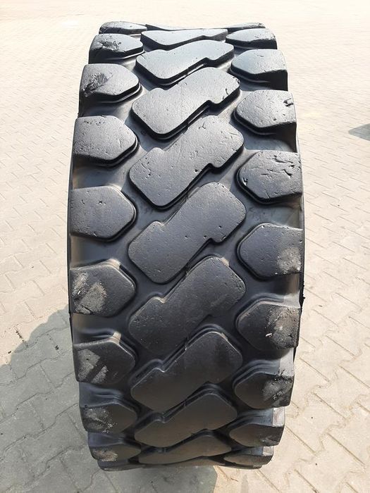 Opona używana przemysłowa 17.5-25 17.5R25 SOLIDEAL LOADMASTER W4483