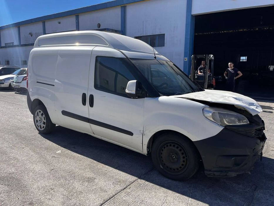 Fiat Doblo XL multijet de 2017 para peças