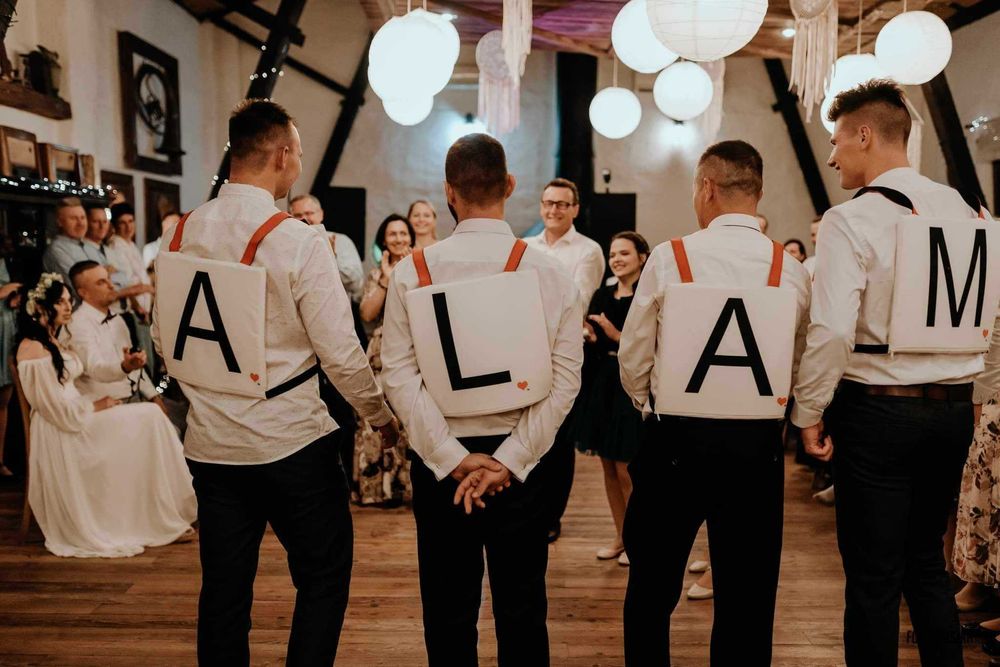 Dj wodzirej konferansjer wesela 18-stki bale Duży biały Miś