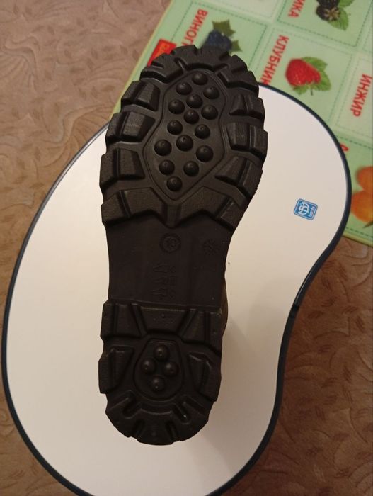 Kamik резинові чоботи/резиновые сапоги , Канада, зимові утеплені нові