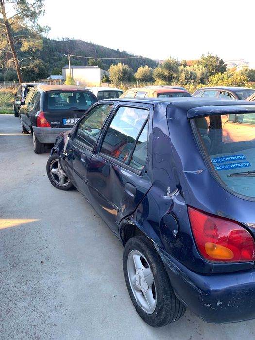 Ford Fiesta acidentado
