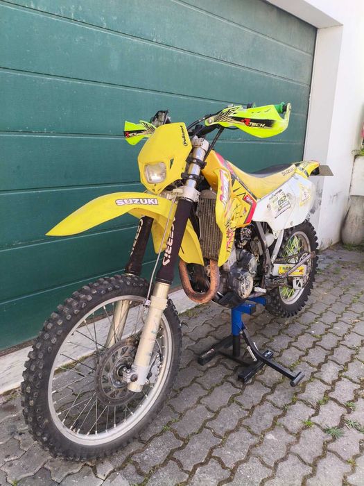 Suzuki DRZ400E Moto Enduro