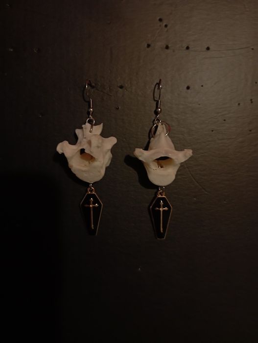 Kolczyki kręgi z zawieszką trumny