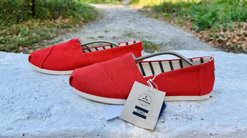 Красиві мокасіни TOMS Red Alpargata