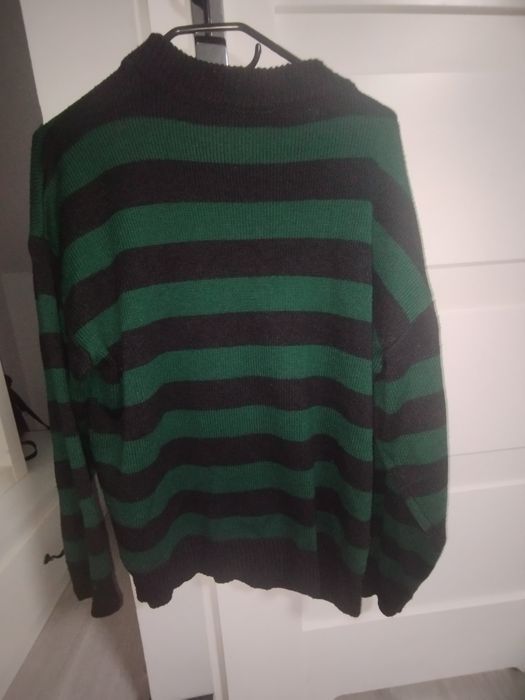 Sprzedam sweter.