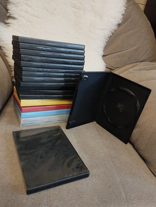 Pudełka z gier komputerowych PC