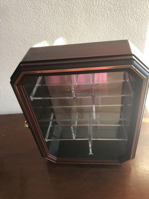 Caixabe expositor com espelho