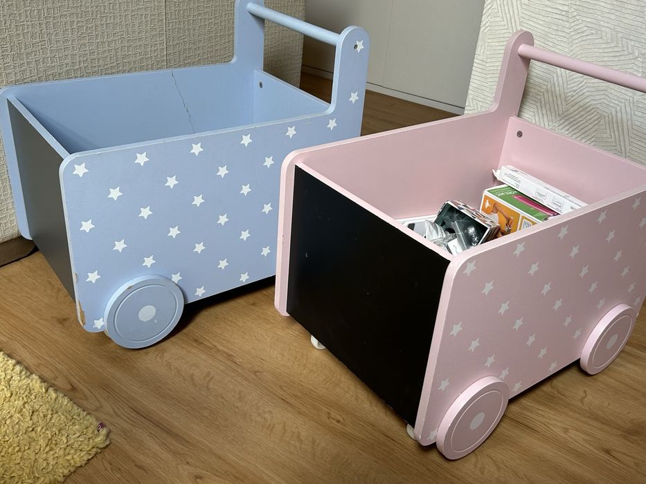 . Carrinhos de Arrumação de Brinquedos em Madeira