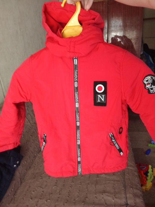 Осіння куртка в гарному стані