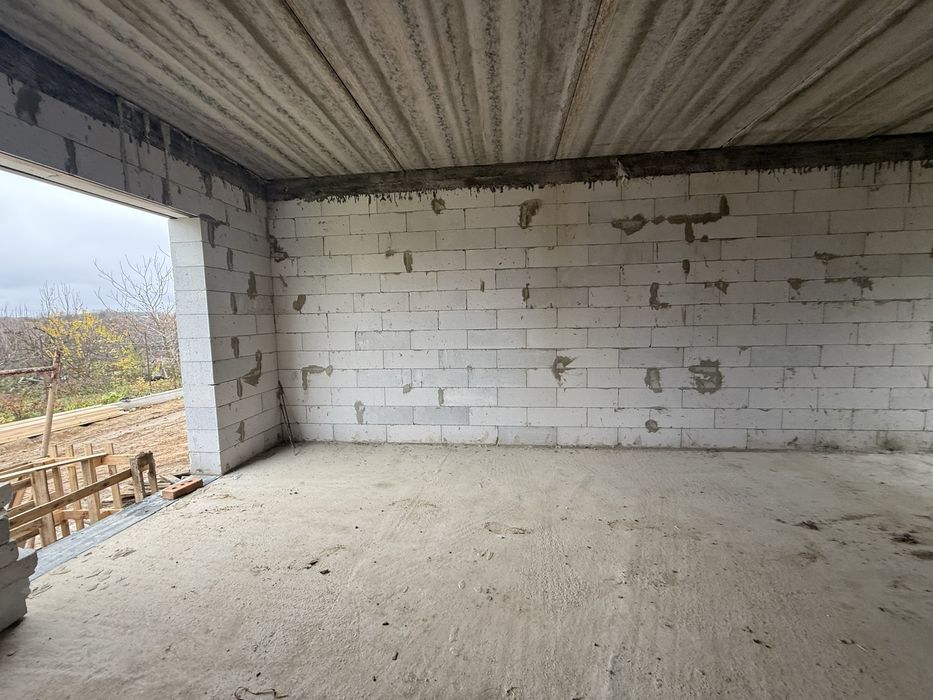 Продам двох поверховий будинок