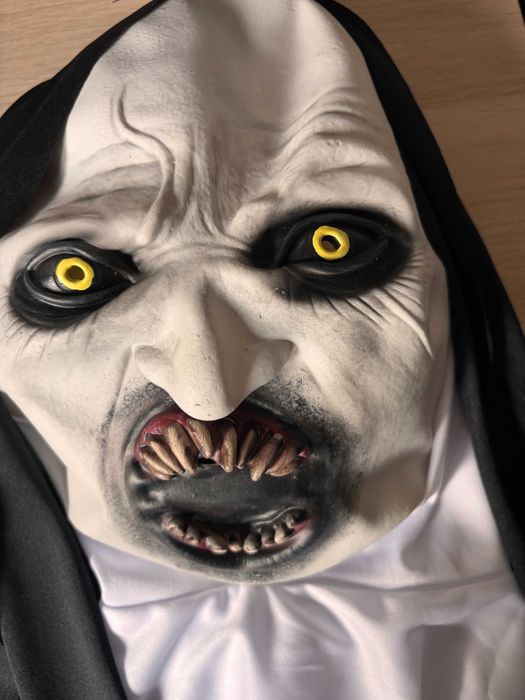 Máscara Valak halloween nova